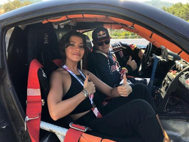 Selin Şekerci’den drift şov!