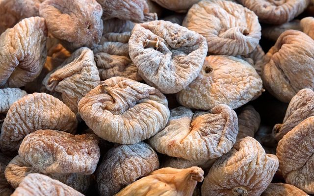 Kuru incir yerken bir daha düşünün