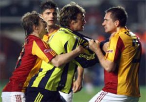 Galatasaray-Fenerbahçe derbisinin tarihi belli oldu