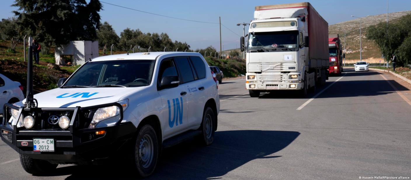 Suriye ye insani yardım kamyonları geçti