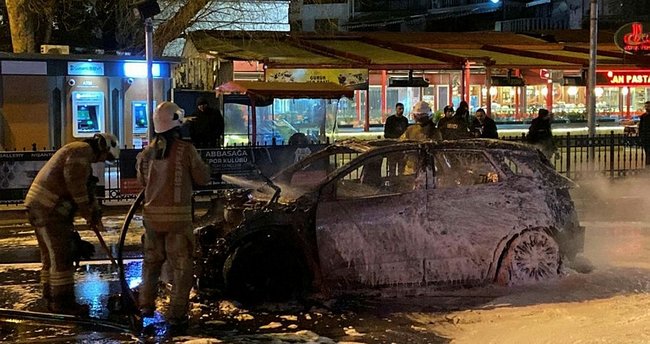 Beşiktaş ta otomobil alev alev yandı!