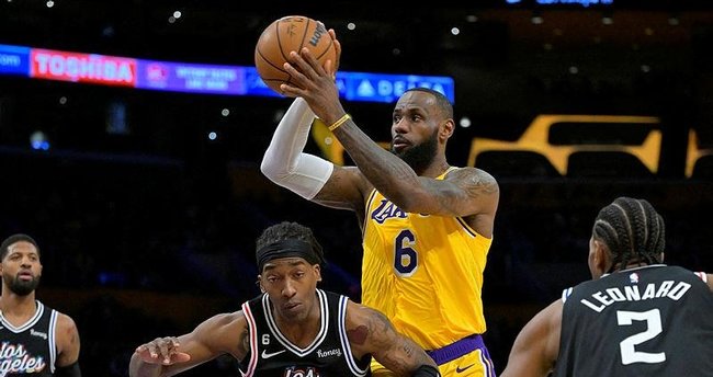 Lebron un rekor gecesi: Bir kez daha tarihe geçti