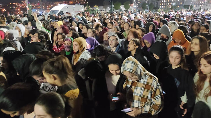 Sivas ta, KYK yurdunda bir kız öğrenci asansörde mahsur kaldı