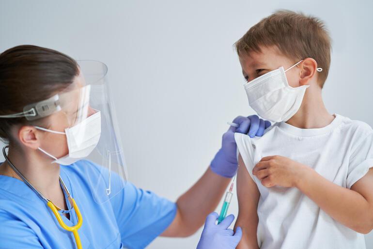 Uzman isim açıkladı: Çocuklara covid aşısı yapılacak mı?