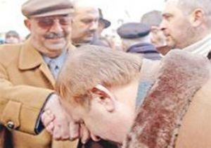 Muzaffer Tekin El Öpmeyi Anlattı:
