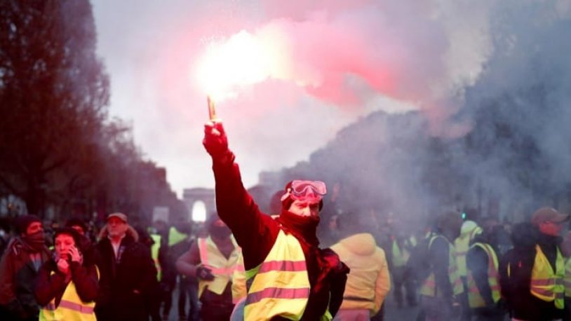 Paris sokakları yangın yeri