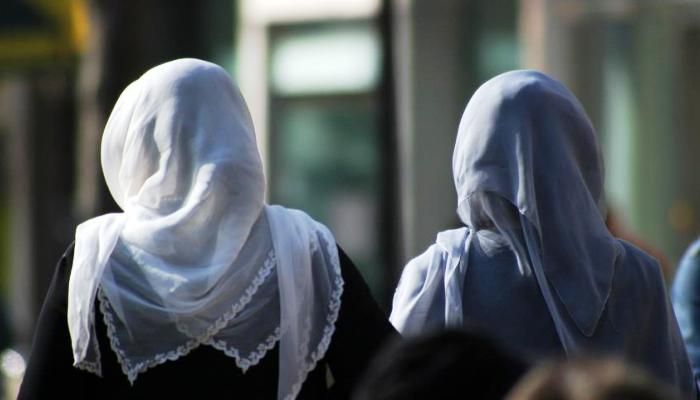 Tacikistan türban ve sakalı resmen yasakladı