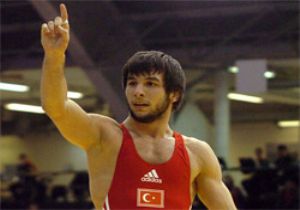 İlk Altın Madalya Güreşten