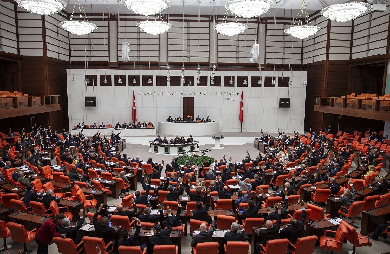 CHP ve İyİ Parti den ortak başörtüsü önergesi