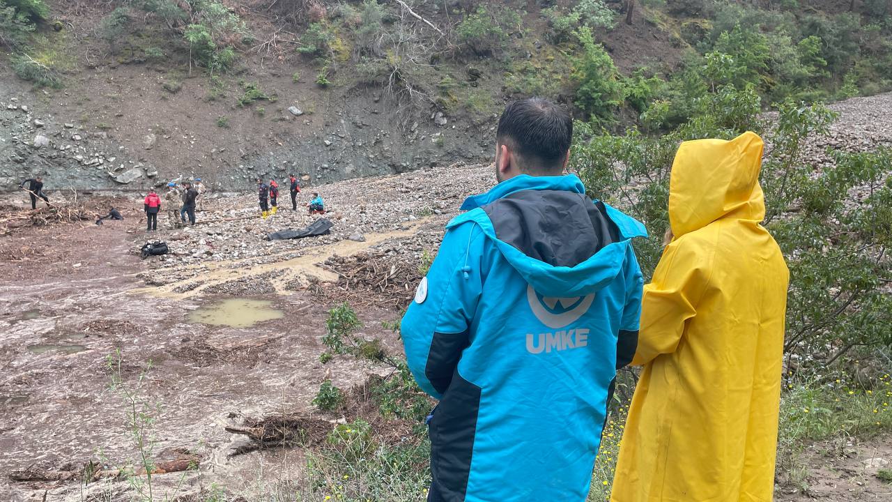 Amasya yı sel vurdu: 1 ölü