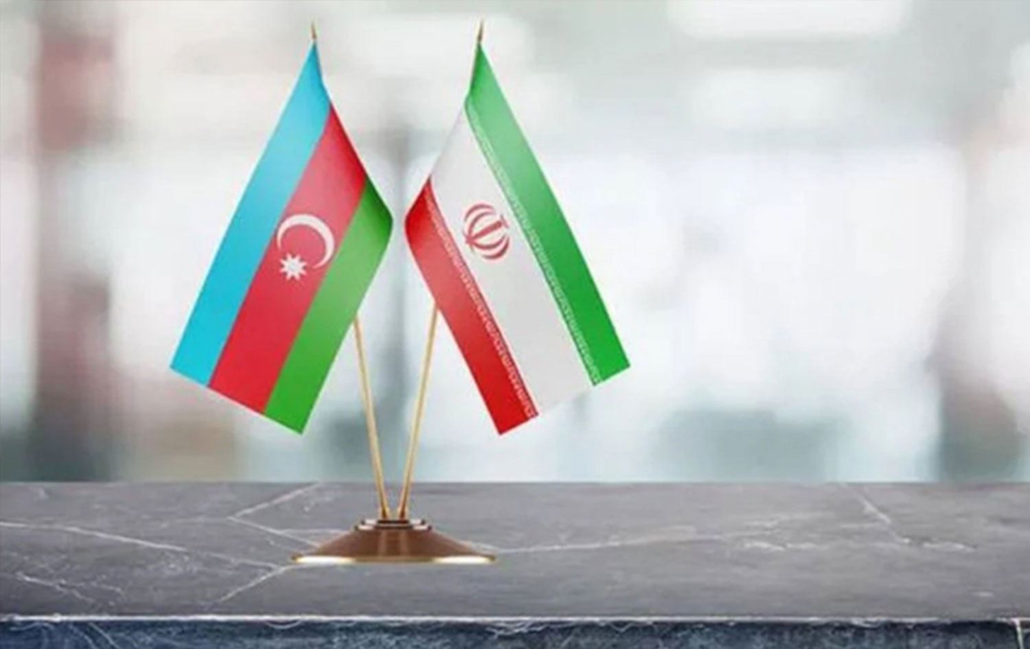 İran, Azerbaycanlı 4 diplomatı  istenmeyen kişi  ilan etti