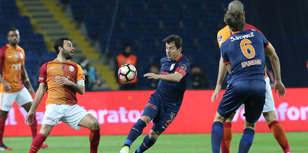 Galatasaray istedi, Başakşehir kaptı