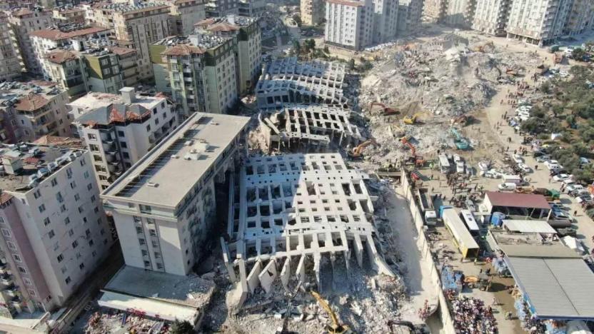 Depremde yıkılan Rönesans Rezidans’ta 53 kişi hâlâ kayıp