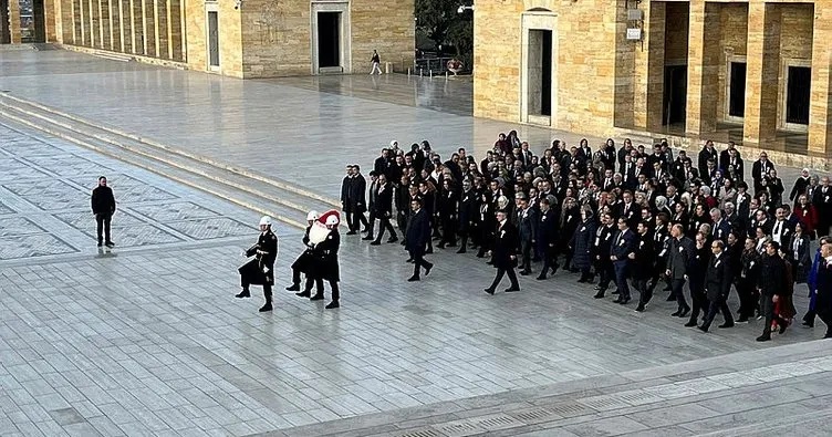 Bakan Tekin Anıtkabir i ziyaret etti