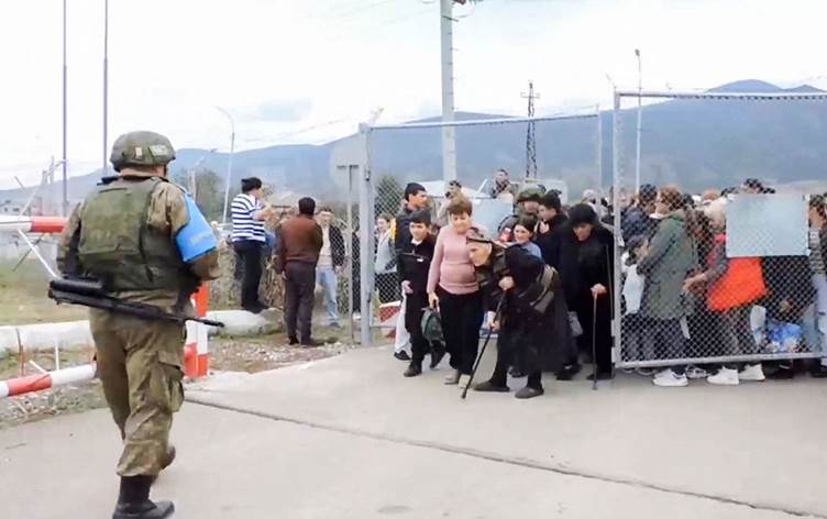 Azerbaycan silah bırakan Ermeni savaşçılar için af çıkaracak