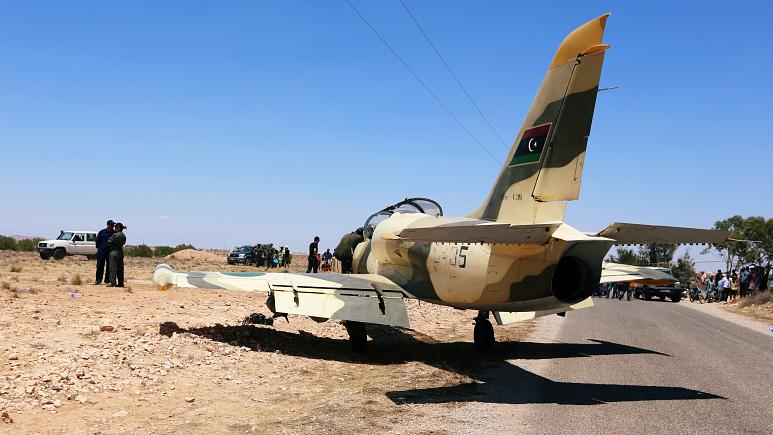 Libya da Hafter e bağlı savaş uçakları hastaneyi vurdu: 5 ölü