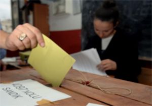 KKTC de Oy Verme İşlemi Başladı