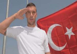 Podolski den asker selamı!