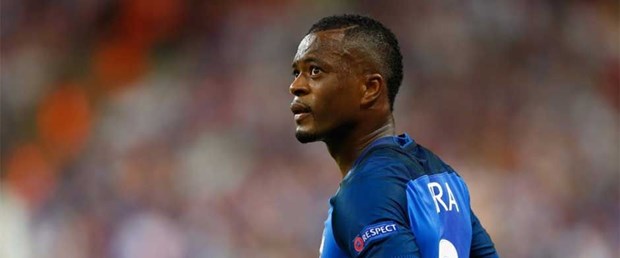 Galatasaray dan Patrice Evra sürprizi