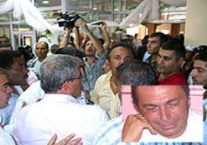 Hem Dövdü Hem İşten Attı