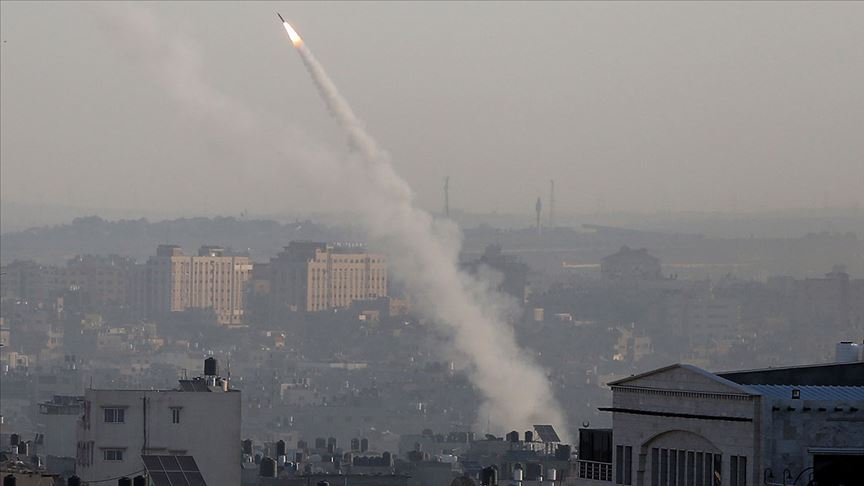 İsrail, Gazze ye saldırmaya devam ediyor