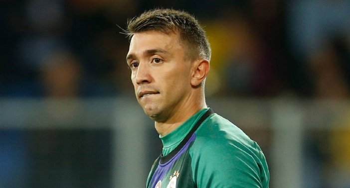 Muslera 4 milli maçtan men cezası aldı