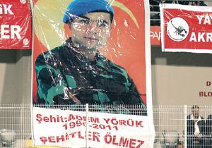 Anlatya Stadında Anlamlı Pankart