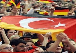 Almanya`da Sıkıştıran Uygulama: