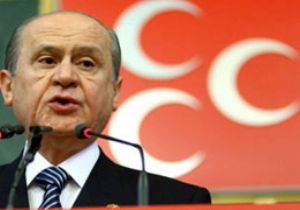 Bahçeli den Türkeş e Karanfil