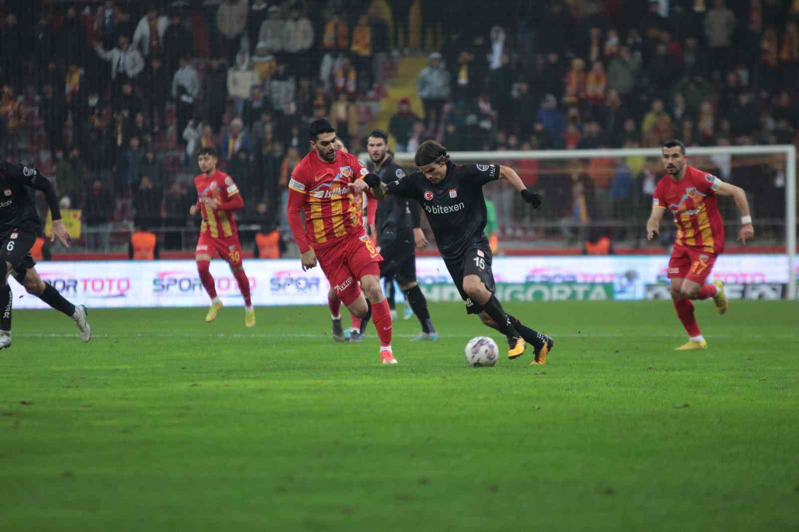 Kayserispor, Sivasspor u farklı geçti!