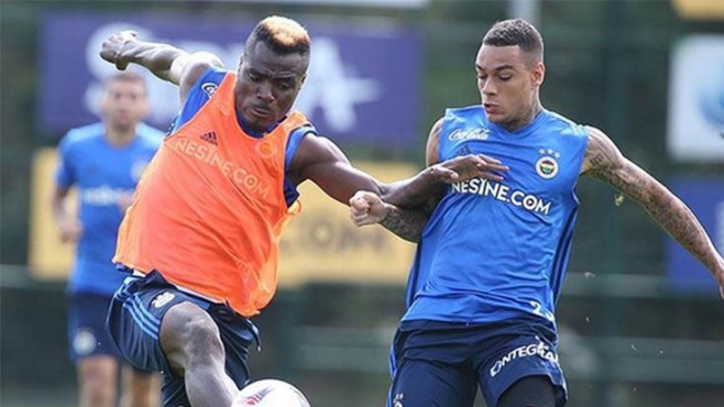 Fenerbahçe de iki oyuncuya af