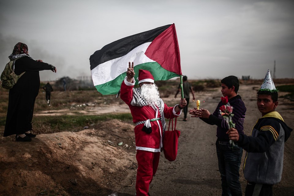 İsrail  Noel Baba yı vurdu