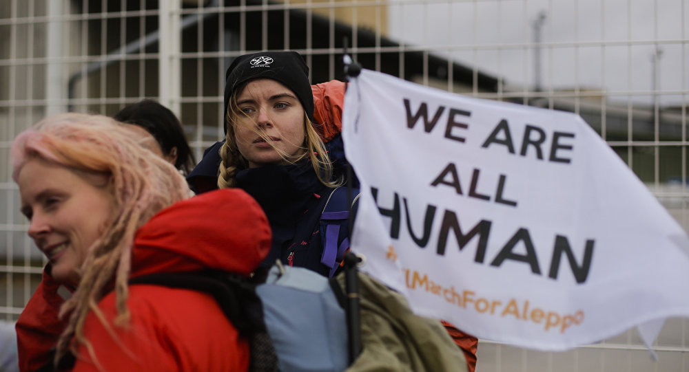 Aktivistler Berlin den Halep e yürüyor!