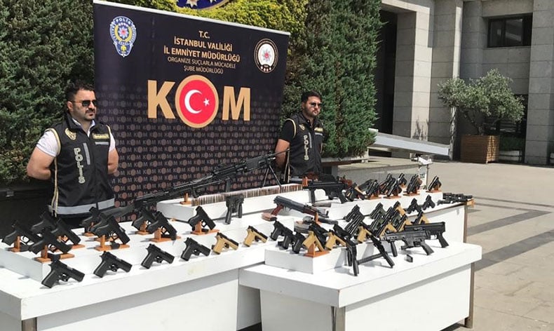 Suç örgütlerine silah satan çete çökertildi!