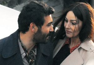 Monica Bellucci`ye Köylü Engeli