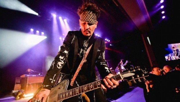 Johnny Depp, İstanbul konserinin gelirlerini depremzedelere bağışlayacak