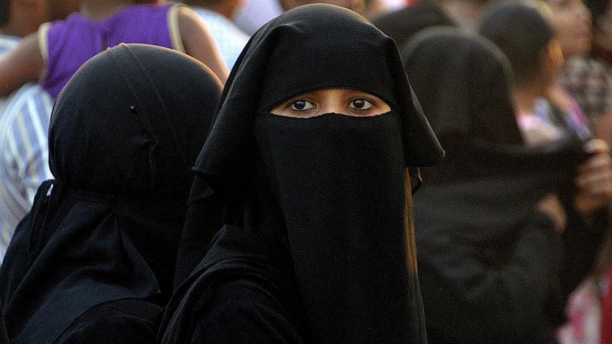 Cezayir de peçe ve burka yasağı