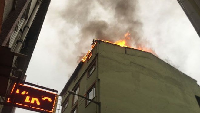 Beyoğlu nda yangın: 1 ölü