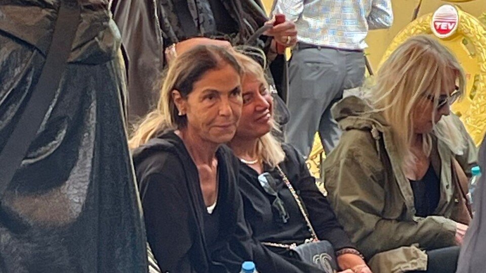 Derya Tuna kardeşini gözyaşlarıyla uğurladı