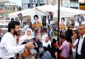 Diyarbakır da Ailelerin Oturma Eylemi Sürüyor!