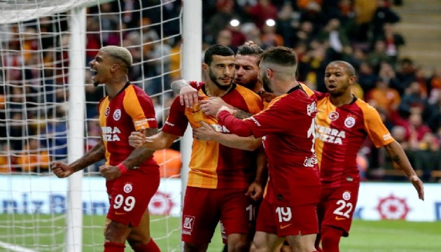 Galatasaray rakiplerine fark attı!