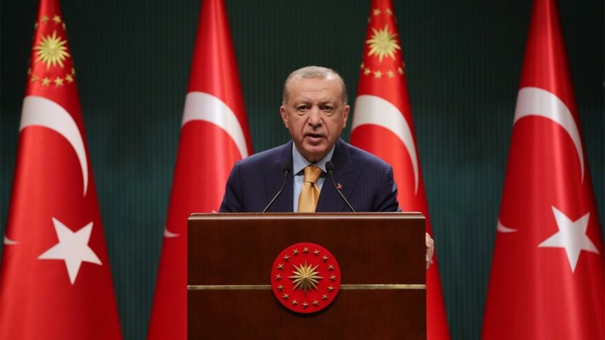 Cumhurbaşkanı Erdoğan kriz merkezinde