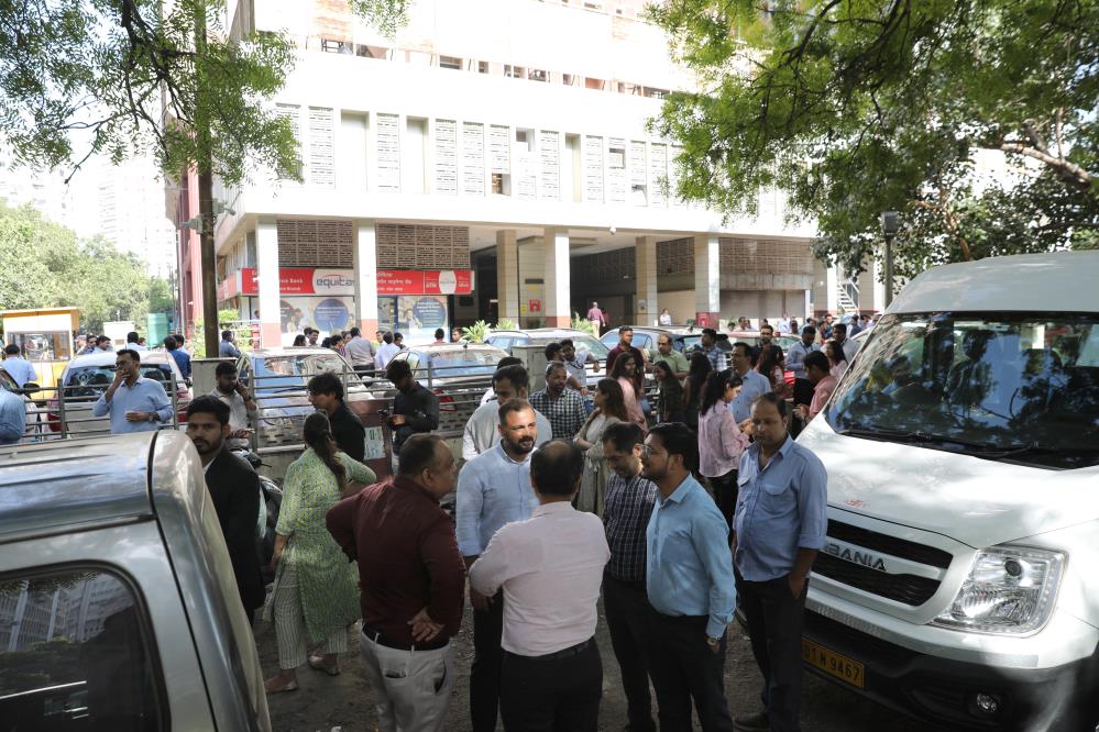 Nepal de 5.3 ve 6.3 büyüklüğünde deprem: 11 yaralı