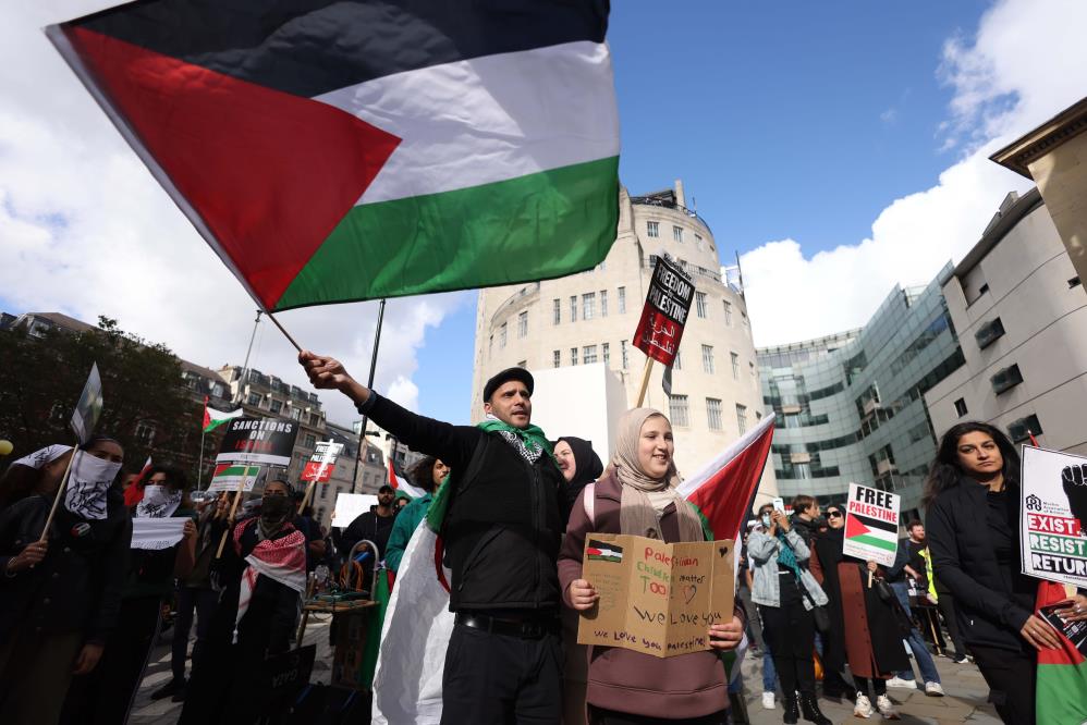 İngiltere’de büyük Filistin’e destek protestosu