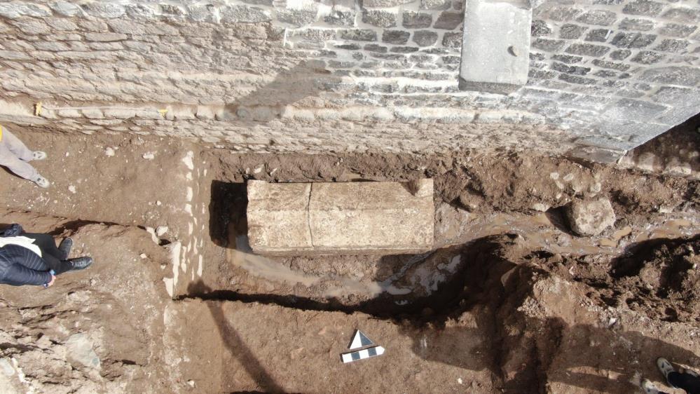 Diyarbakır ın 12 bin yıllık tarihinde ilk kez lahit mezar bulundu