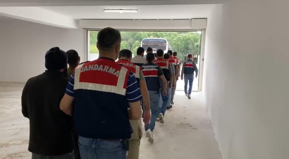 İzmir’de DEAŞ operasyonu: 8 tutuklama