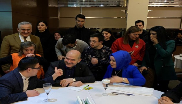 Bakan Soylu, engelli vatandaşlar ve aileleriyle bir araya geldi