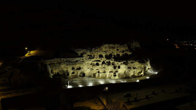 Hitit Mağara Evleri 4 bin yıl sonra aydınlatıldı
