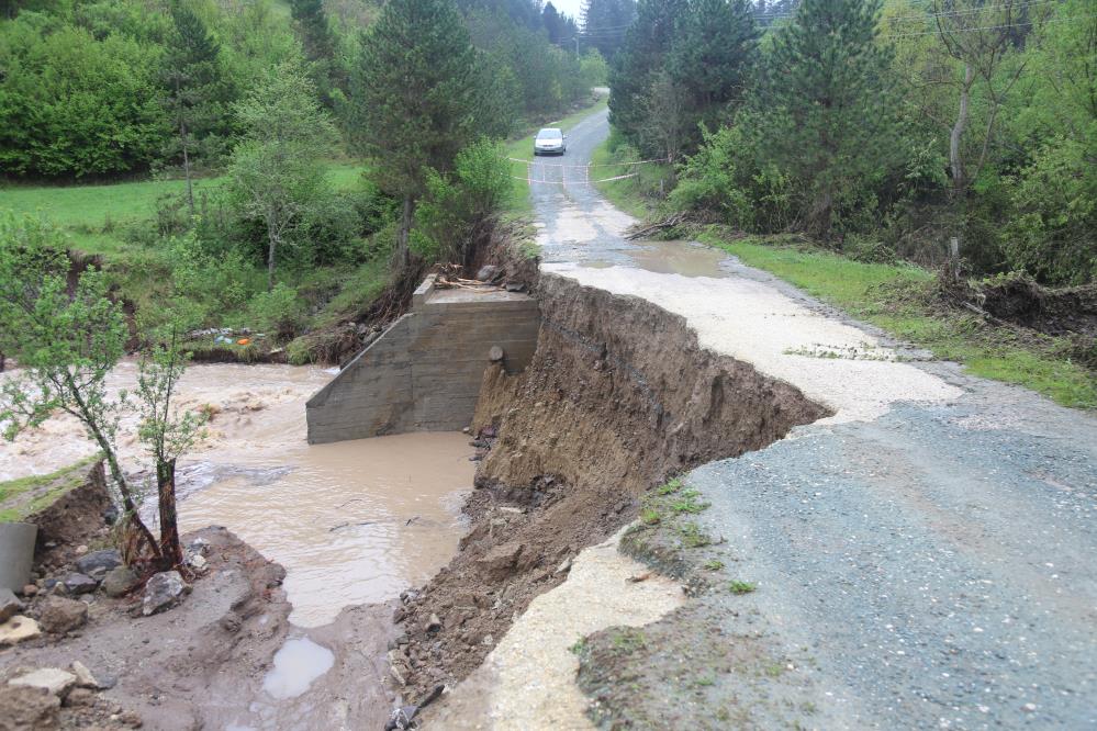 Kastamonu’da sel: Yol çöktü, tarım arazileri sular altında kaldı