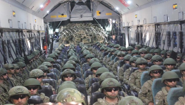Türk askerinden Kosova'ya takviye sürüyor